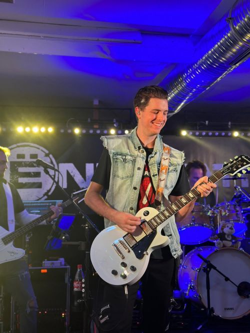 Ëndstation – auch als Endstation oder Eendstation bekannt – bei Ihrem eigenen Auftritt im Schützenheim.